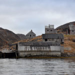 Mängden av öar i Godthåbsfjorden, på grönländska Kangersuneq, är förvirrande. Övergivna byggnader berättar en historia.