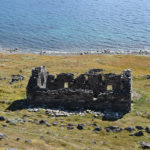 Den bäst bevarade ruinen från nordbornas tid i Grönland härrör från kyrkan i Hvalsey (valön), där den sista dokumenterade händelsen är ett bröllop 1408.