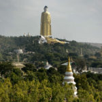 Världens högsta Buddha, sades det här, nära Monywa i Burma. Senare har jag hört att Kina numera har rekordet i fråga om höga buddhor.