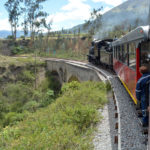 Upeaa kyytiä ikivanhan veturin vetämässä junassa muutaman tunnin päässä pohjoiseen Ecuadorin Quitosta.